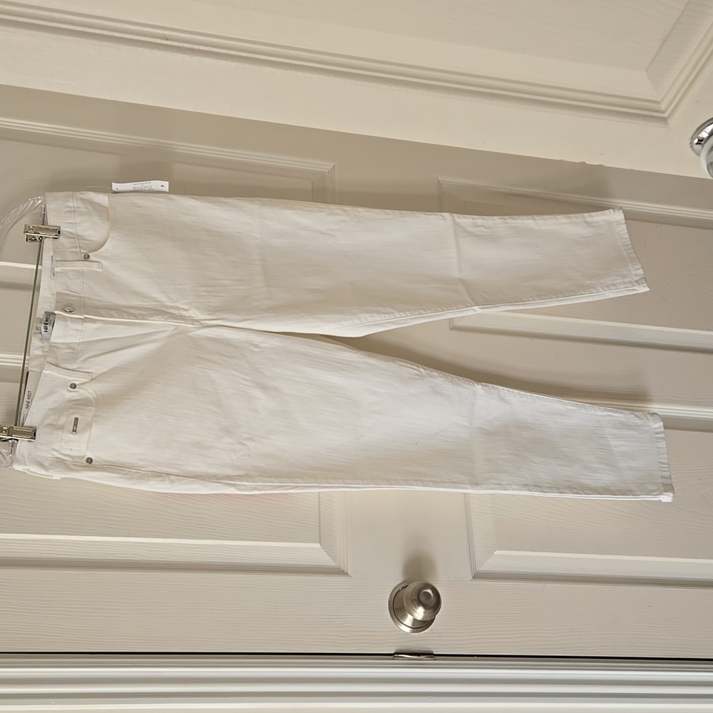 NWT Nine West white jeans